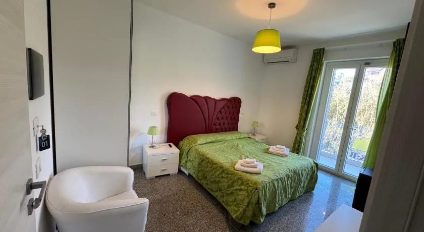 Le Castella B&B Restaurant - Image 1