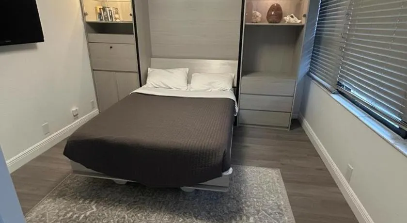 Stay at Miami Beach - Image 1