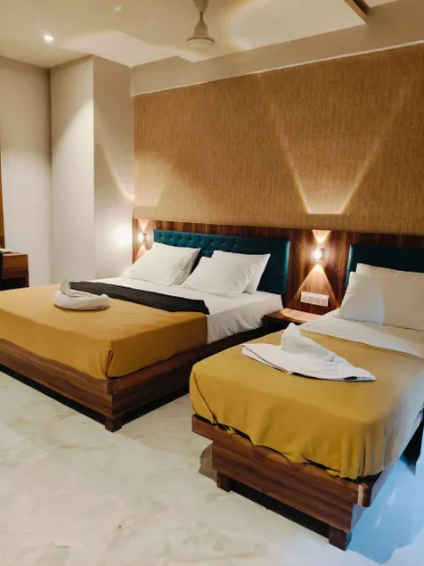 Hotel Ashraya - Image 1