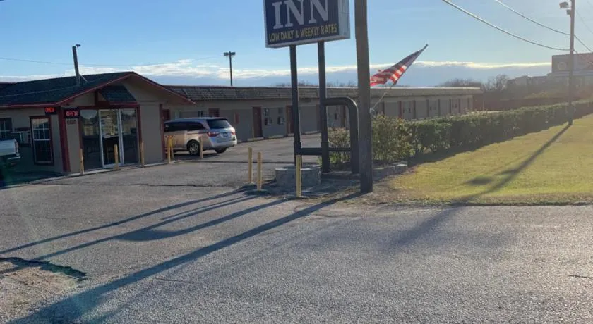 Economy inn - Image 1