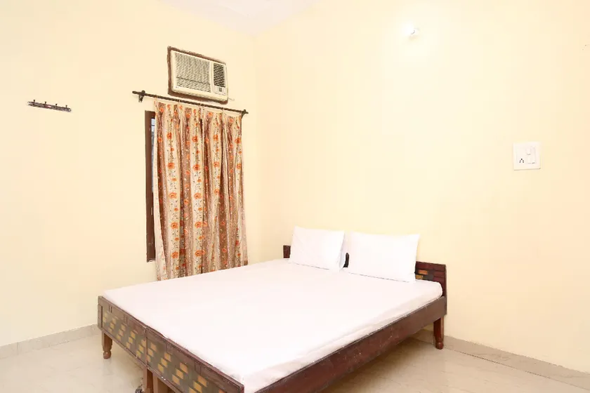 SPOT ON 39686 Naman Guest House - Image 1