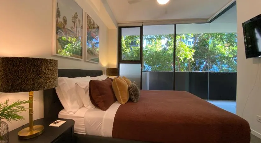 Urban Retreat Homestay - Shared Apartment with Queen Bed and Private Ensuite - Image 1