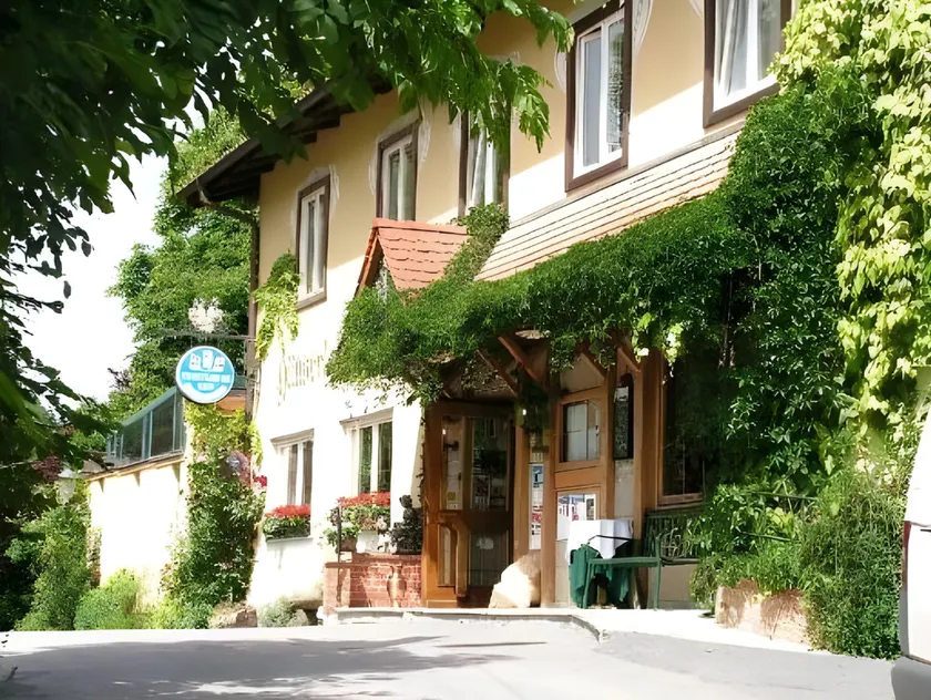 Hotel Restaurant - Häuserl im Wald Graz - Image 1