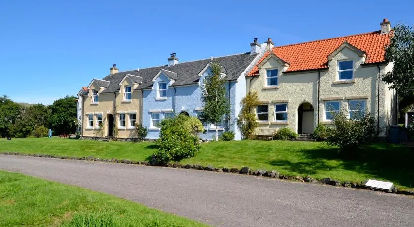Craobh Marina Cottages - Image 1