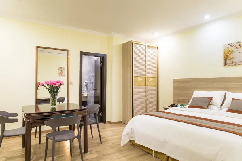 King Size Bed-  静谧大床房|晟悦宿|晚上9点至早上7点通宵接送机|白云机场| - Image 1