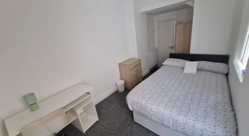 Shelton Old Road Guest house - Image 1
