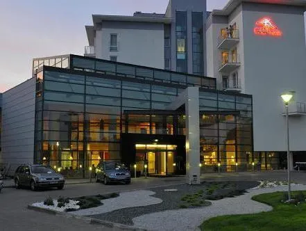 Ikar Plaza - Image 1