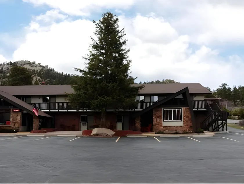 The Maxwell Inn - Image 1