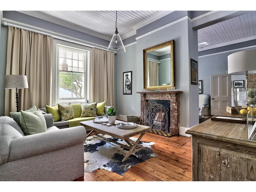 Parker Cottage Guesthouse - Image 1