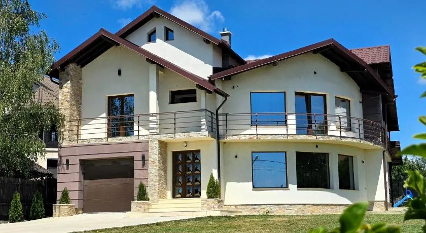 Brit House Pitesti - Image 1