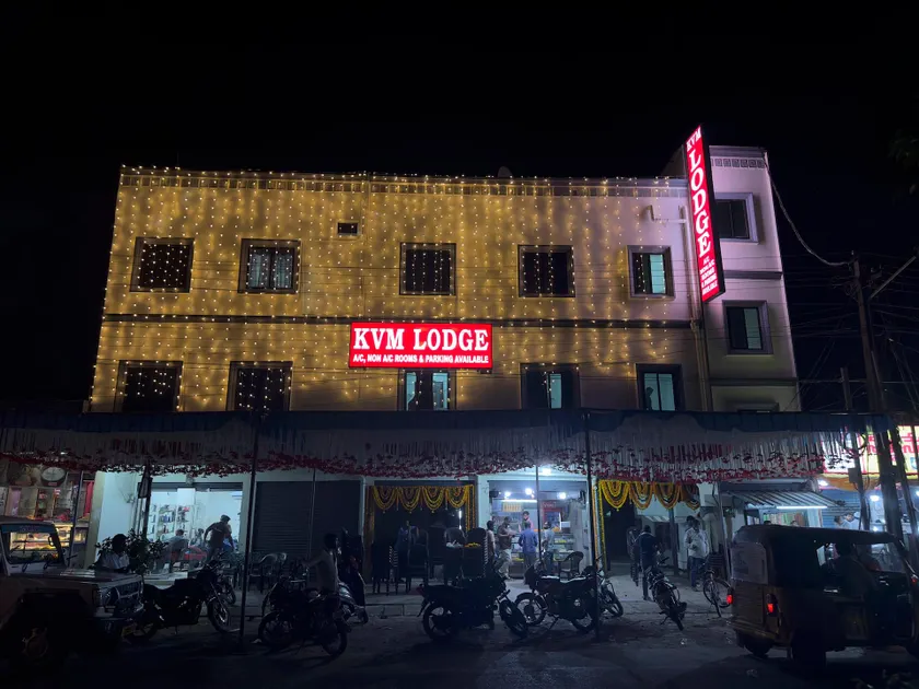 KVM Lodge - Image 1