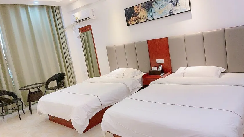 Jinyiyuan Business Hotel - Image 1