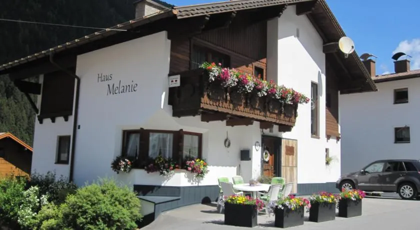 "HAUS MELANIE" inklusive SILVRETTA PREMIUM SUMMERCARD - Image 1