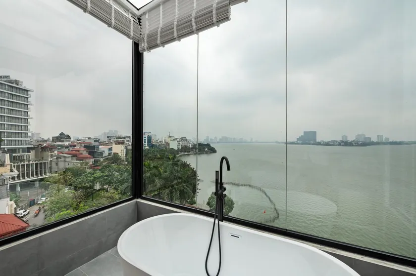 Lakeview Residence Hotel - Image 1