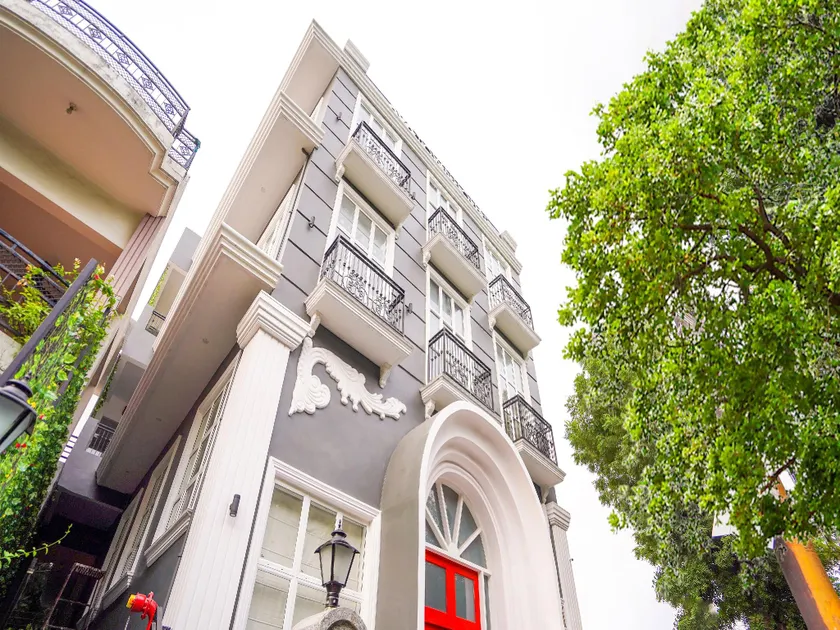 OYO Townhouse 380 Sector 19 Indiranagar Near Fun Republic Mall - Image 1