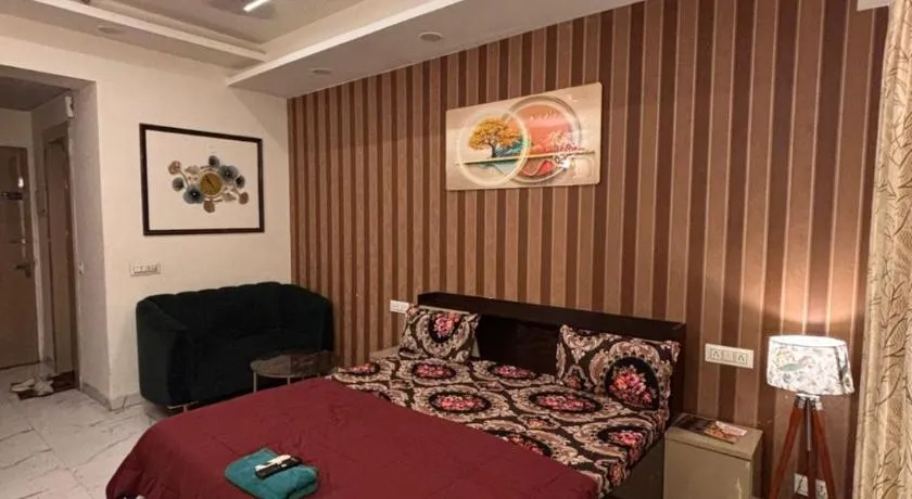 Luxury Studio Apartment - Image 1