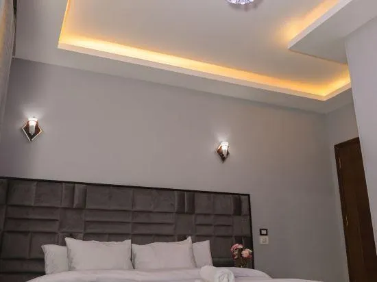 Capital Hotel - Image 1