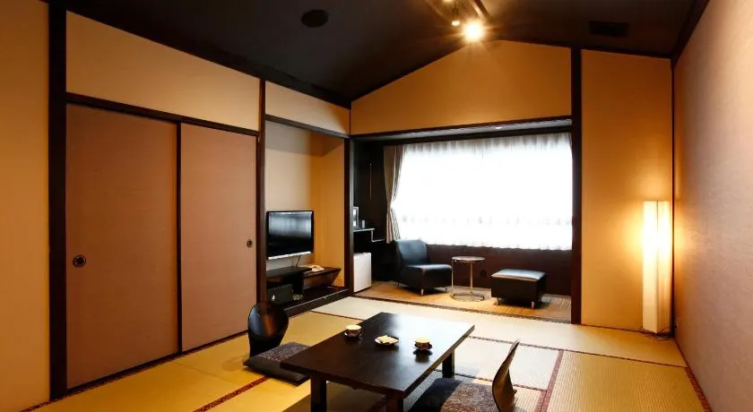 Hotel Shosenkaku Romankan - Image 1