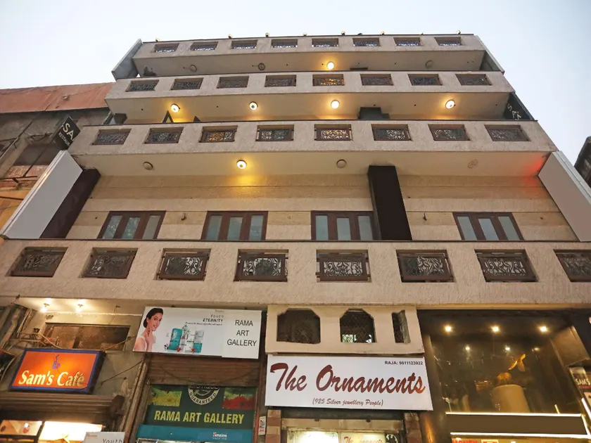 10750 Hotel Vivek - Image 1