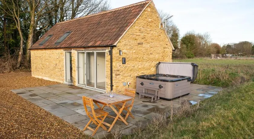Eastcombe Barn - Image 1