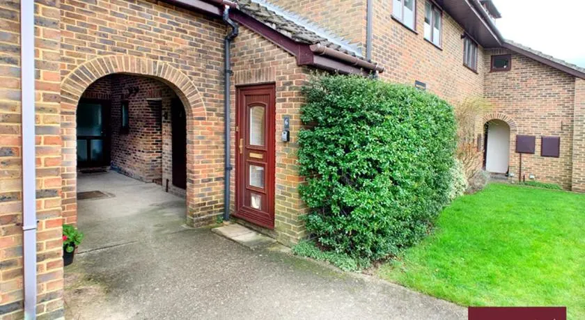 Wokingham - Maisonette Communal Garden - Image 1