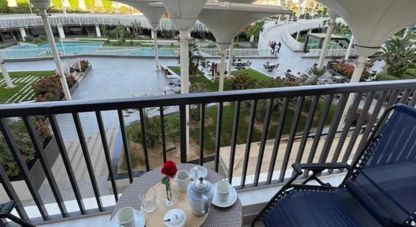 Lovely2 rooms duplex with pool in front AUC - Image 1