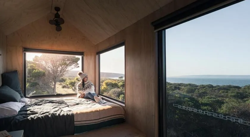 Beach Front Off-Grid Cabin on Kangaroo Island - Xanthe - Image 1