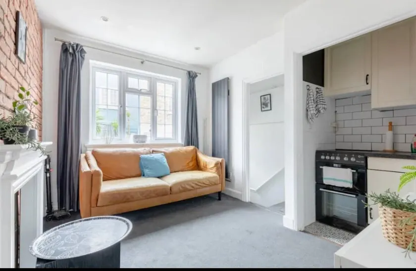 Cosy One Bedroom Flat - Image 1