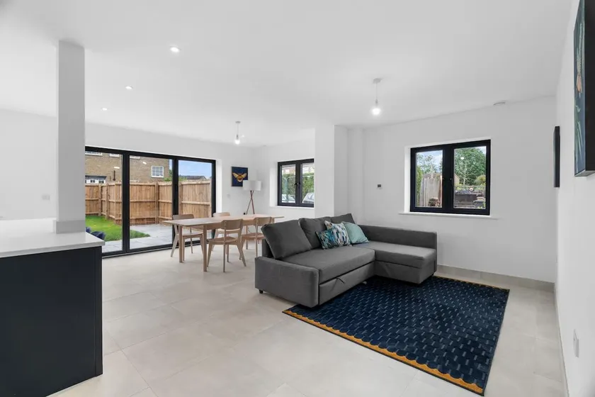 Relax with access to Cambridge - Image 1