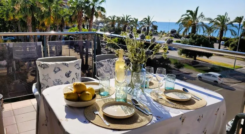 VistaMar Beautiful Apartment with Amazing Sea View, Pineda de Mar - Image 1
