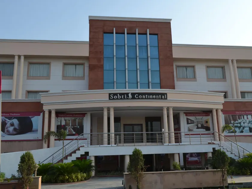 Hotel Sobti Continental - Image 1