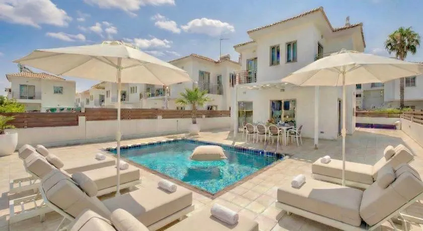 Fig Tree Beach Villa Two - Image 1
