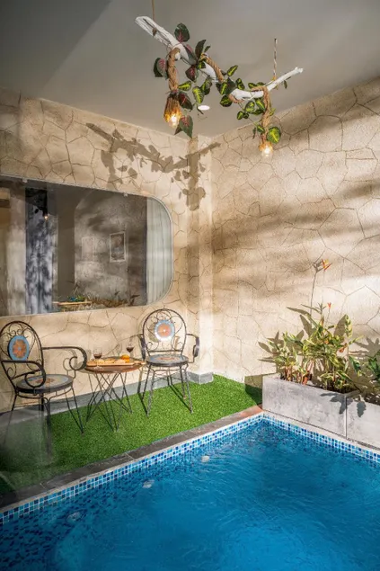 LunaA pool - Image 1