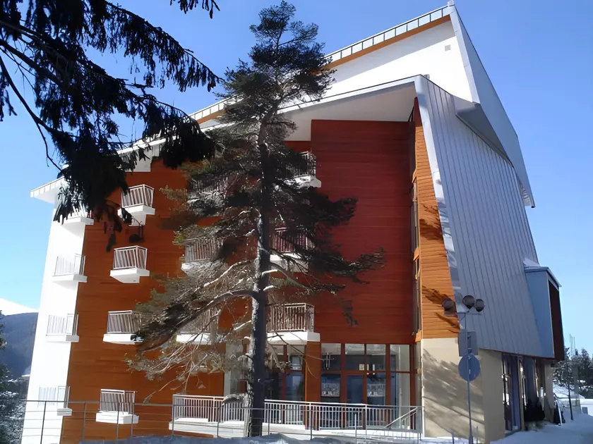 Dafovska Hotel - Image 1