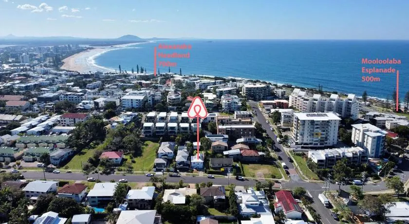 Beachside Pet-Friendly Retreat in Mooloolaba - Image 1
