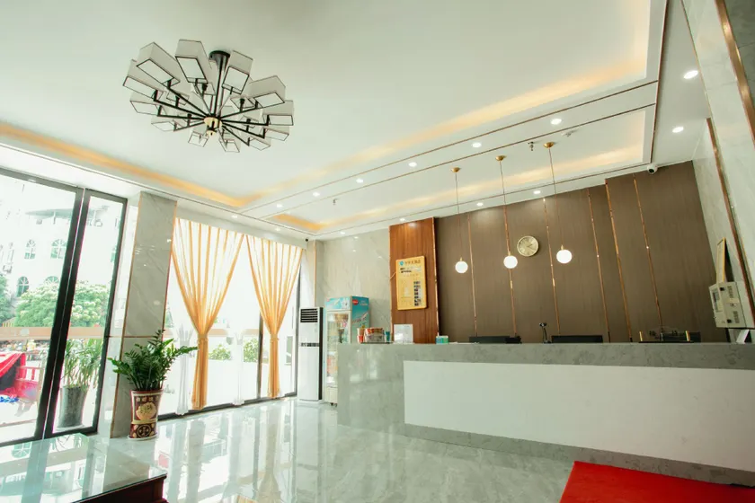 Pingxiang Saigon Hotel - Image 1