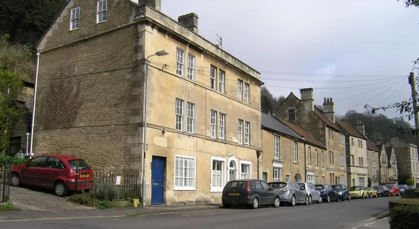38 Newtown - Image 1