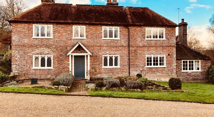 The Dorset Arms Pub & Cottage Rooms - Image 1