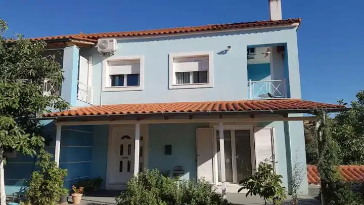 Sylvia's Village Home - Image 1