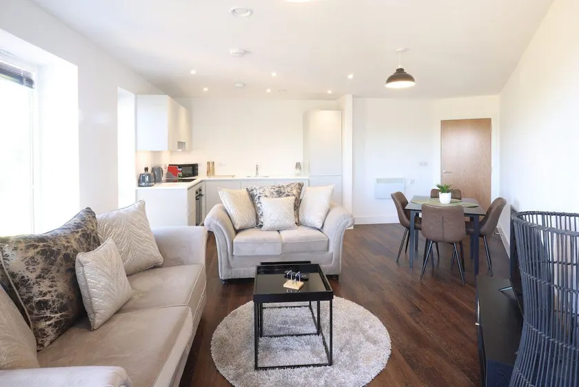 2 bed Modern apartment close to Bicester Village - Image 1