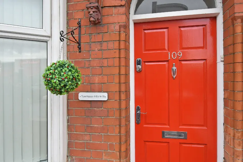 Townhouse @ Earle Street Crewe - Image 1