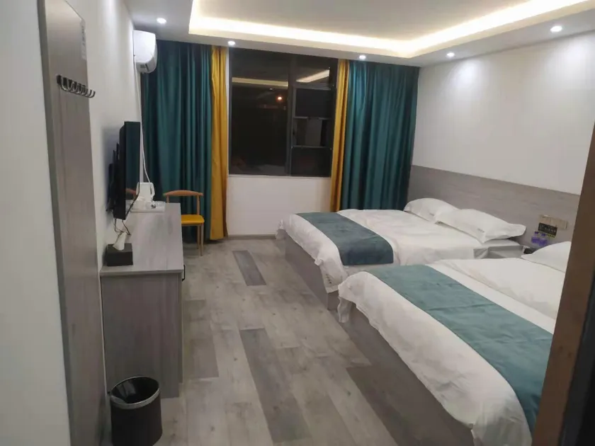 An Yi Hotel (Qujing North Railway Station Branch) - Image 1