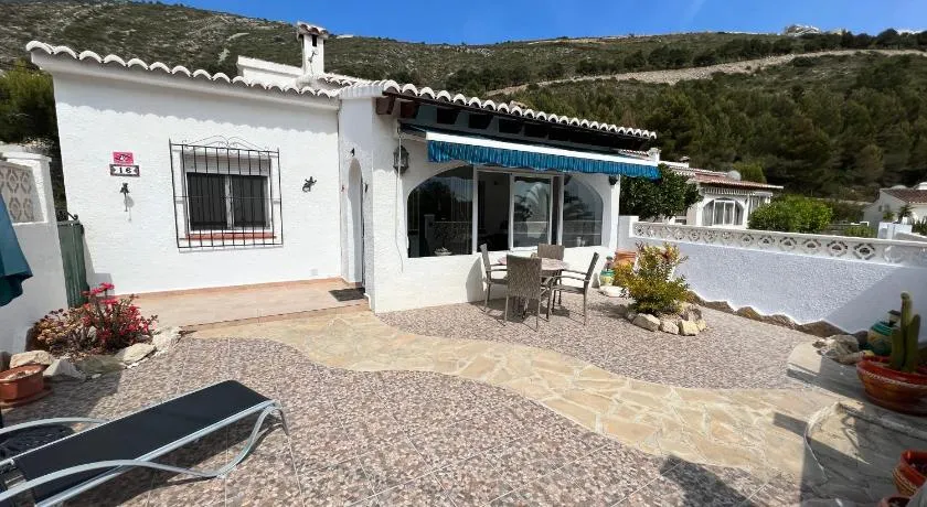 Luces Del Mar Beautiful bungalow with seaview near to Moraira - Image 1