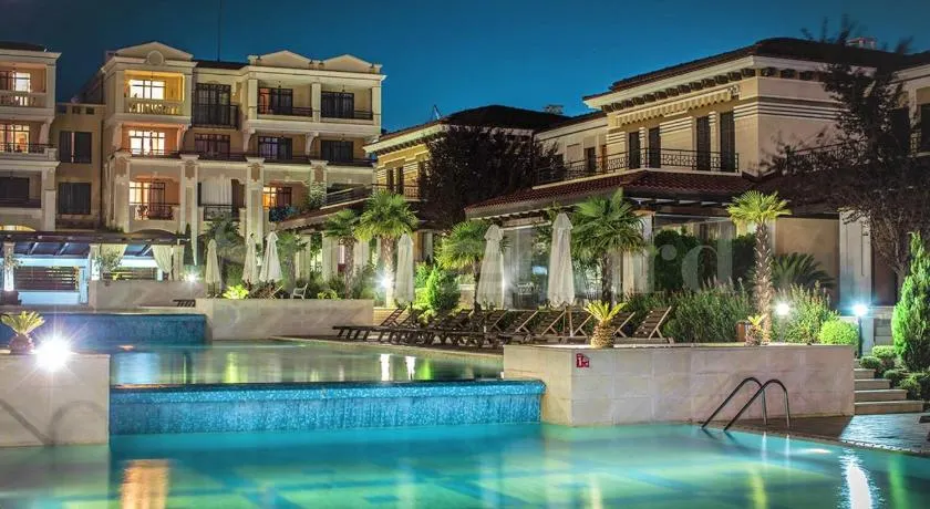Private art STUDIO - ground floоr with terrace and green patio just infront ot the pool - just infront of Kavatsi beach - Image 1