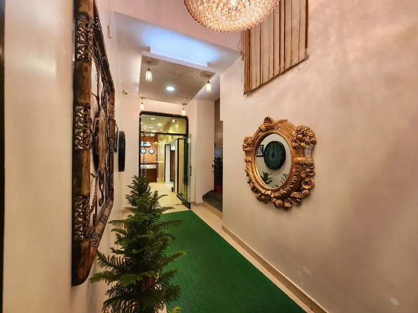 Housez 43 - Image 1