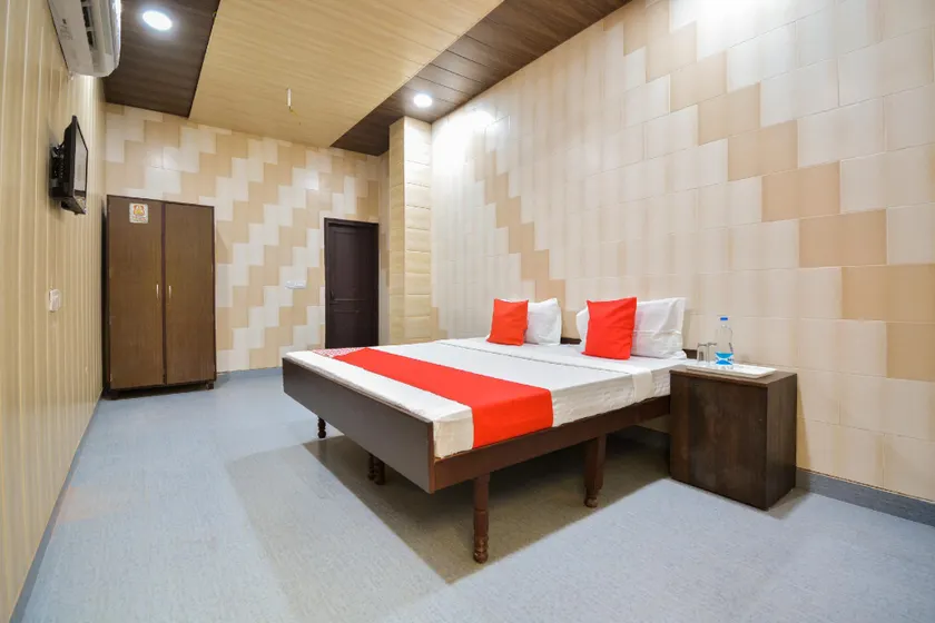 Super Townhouse by OYO Haibowal Chowk Near DMC - Image 1