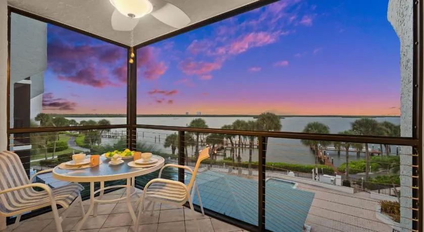 Casa Sol - Waterfront Island Rental - Ocean Views - Near Beach - Image 1