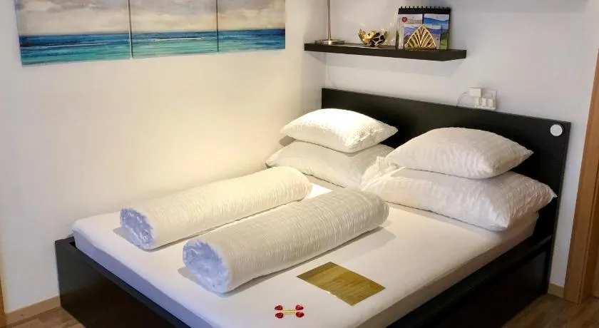 Wonderful & Private Room with en-suite bathroom - Image 1