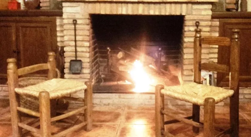 Casa Rural Peña Falcón en Monfragüe hasta 15 personas - Image 1
