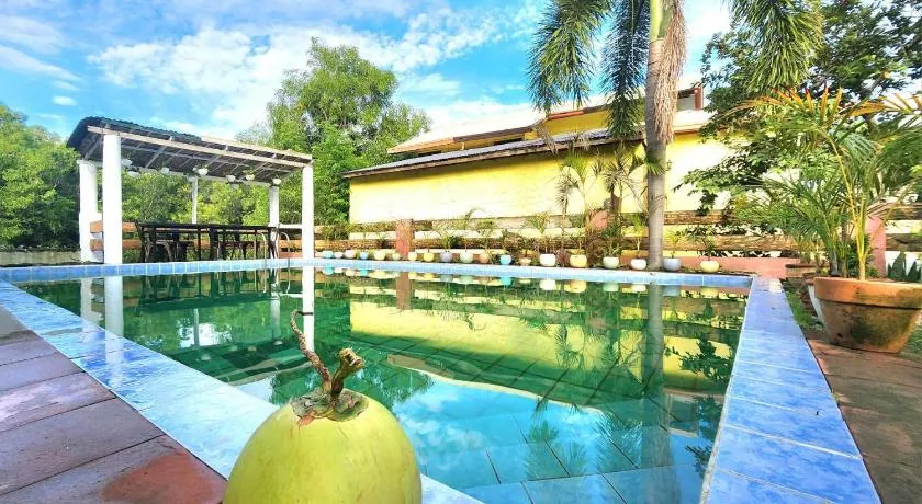 3 Bed House - Sleeps 20 - Pets - Pool - Garden - Image 1